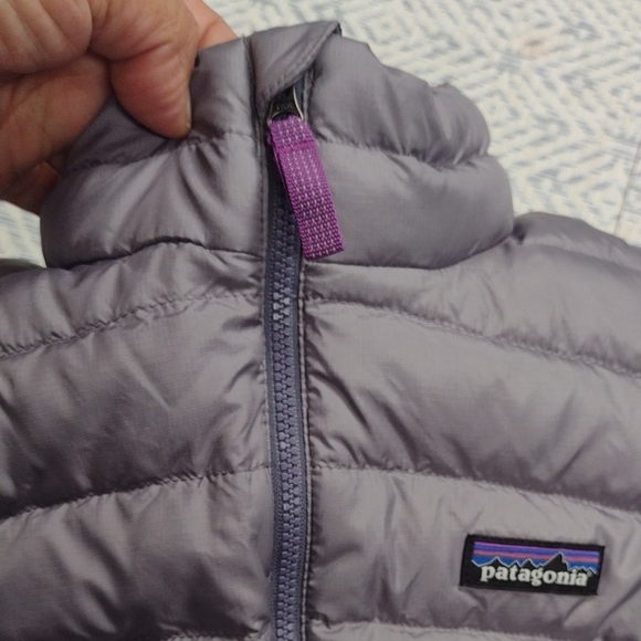 Patagonia Kids Girl Puffer Jacket - Light Gray with Purple Accents - Picture 10 of 15